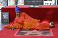 Angelique Kidjo célèbre son étoile sur le Hollywood Walk of Fame toute vêtue de Imane Ayissi Couture