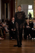 Robe en dentelle noir haute couture Imane Ayissi