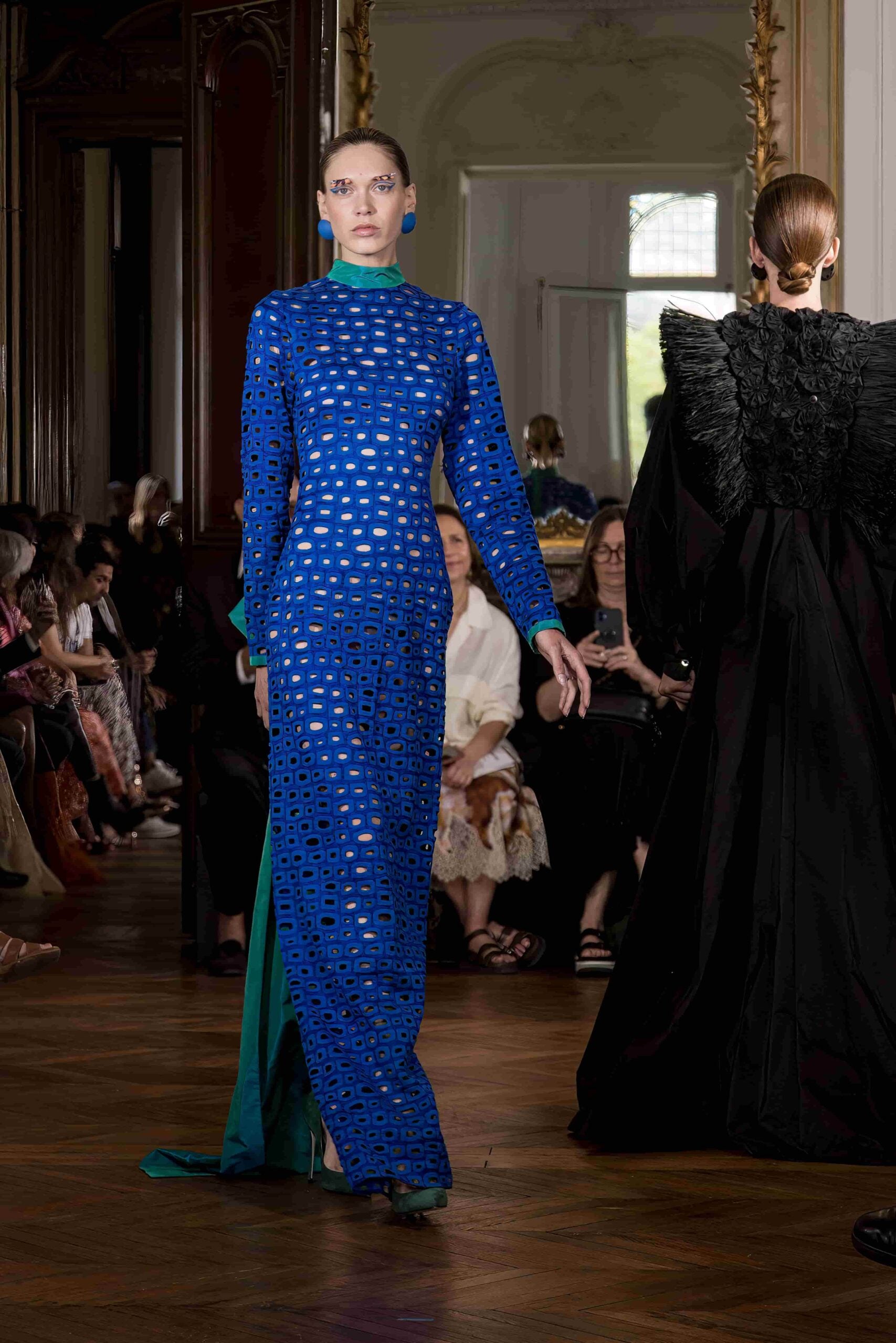 Sheath dress in lace and iridescent silk taffeta