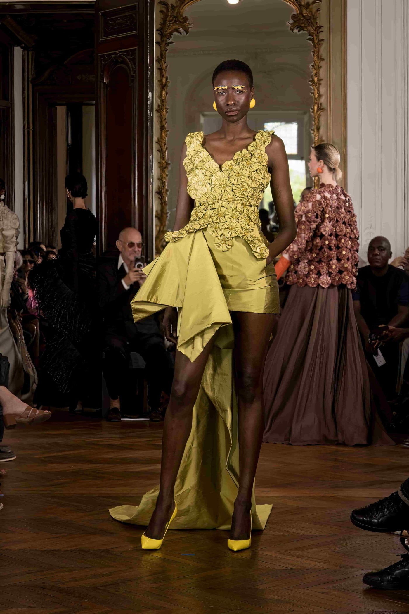 Robe cocktail jaune haute couture Imane Ayissi