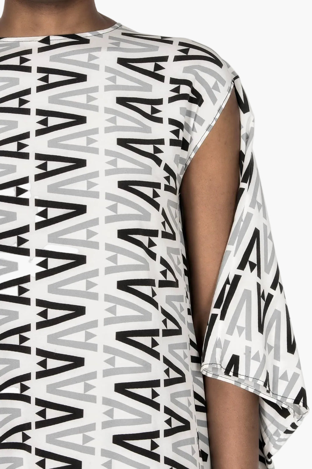 "Boubou" dress in flowing silk crepe with an exclusive print