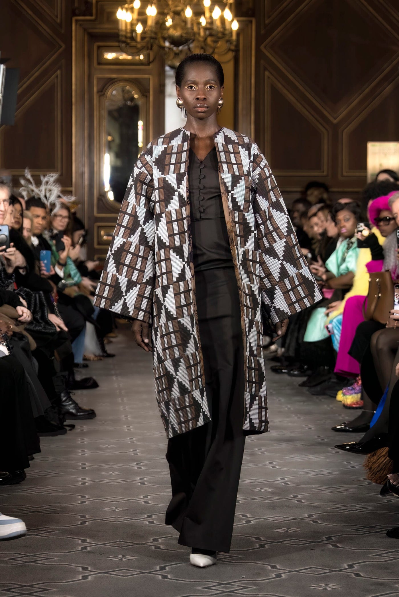 manteau réversible en Kenté de coton tissé à la main au Ghana, robe longue en satin de coton