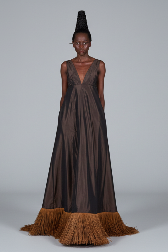 Dress in silk taffeta and raffia