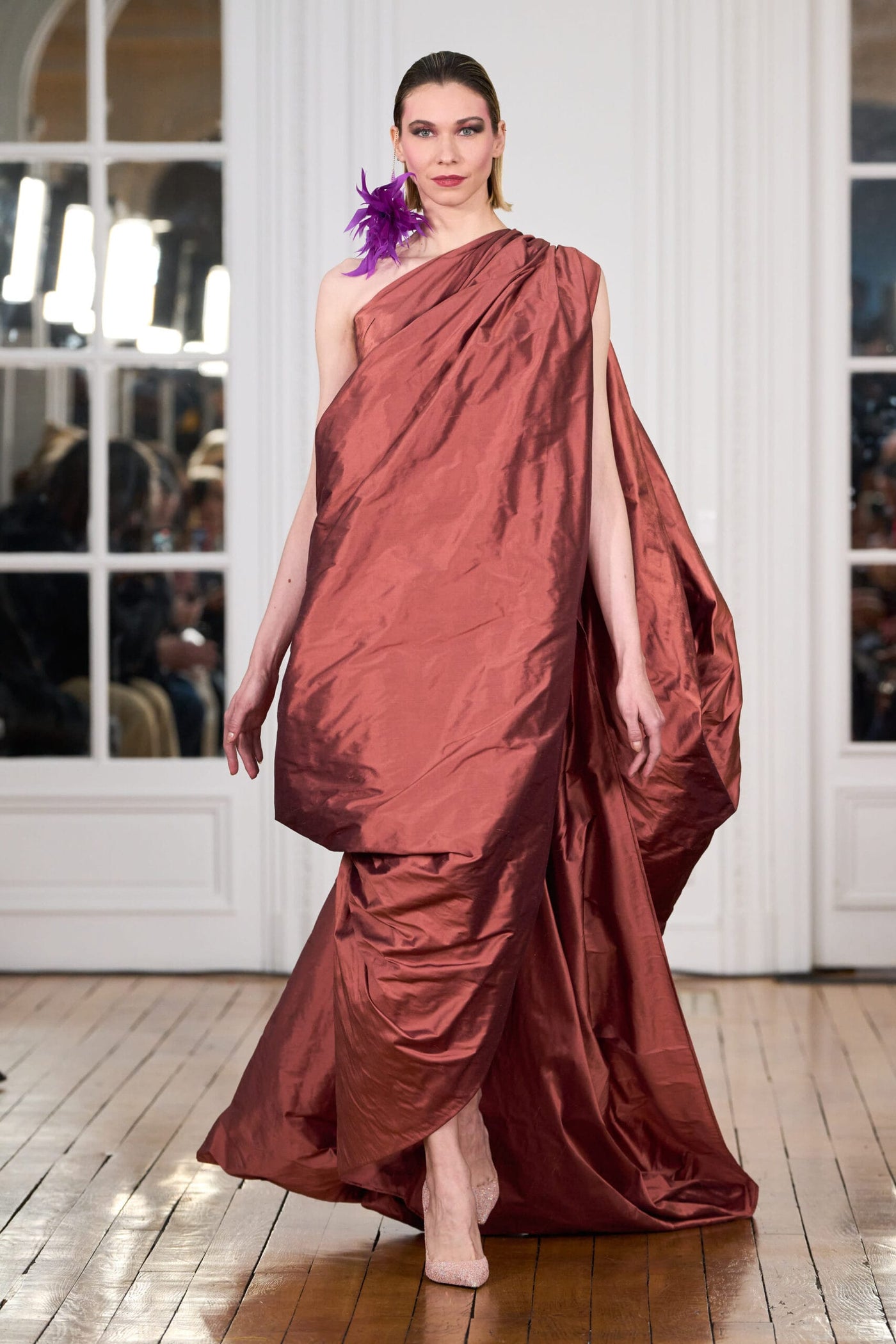 Draped dress in silk changing taffeta